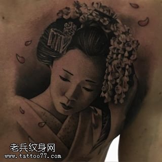 肩部日本女人纹身图案