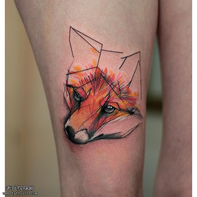 大腿线条彩绘狗狗纹身图案