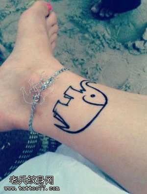 脚部陈意涵大象纹身图案