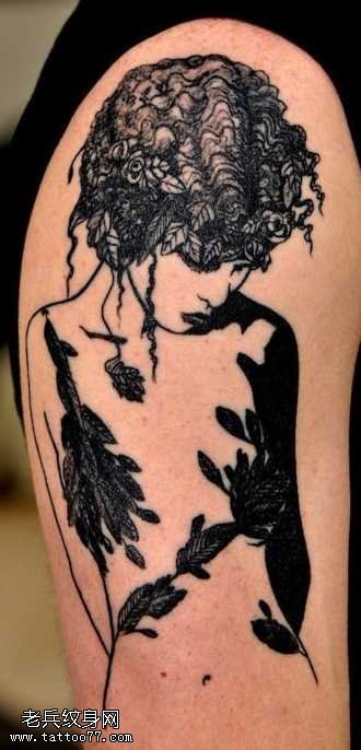 胳膊黑白美女头像纹身图案