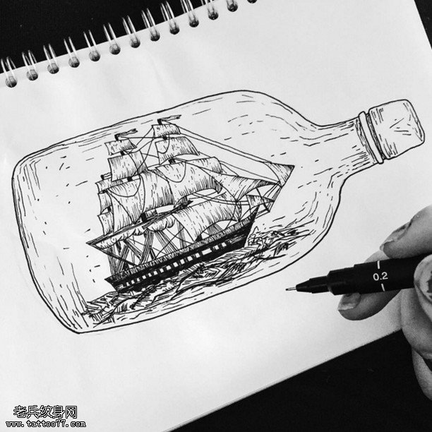 手稿线条瓶子里的帆船纹身图案