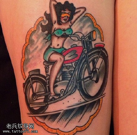 大腿的美女赛车纹身图案