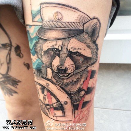 腿部狐狸警长纹身图案