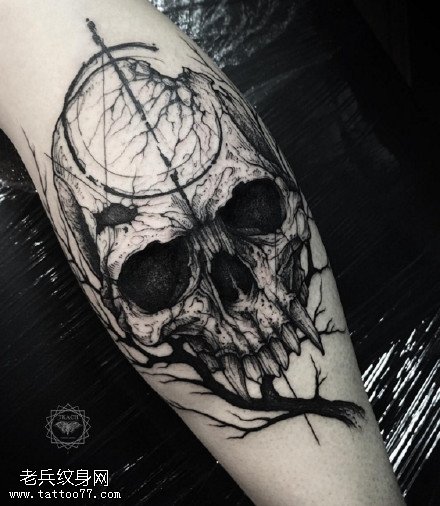 小腿的经典骷髅纹身图案
