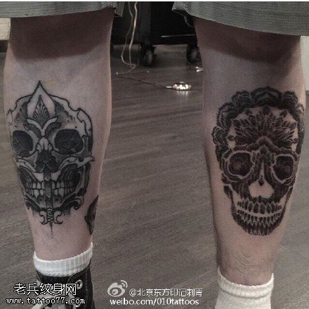 小腿上经典的骷髅纹身图案