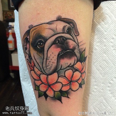 大腿上的巴巴狗纹身图案