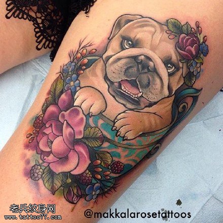 腿部的小狗仔纹身图案