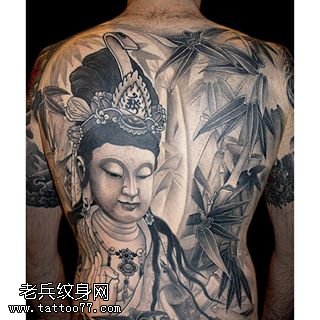 背部的观音纹身图案
