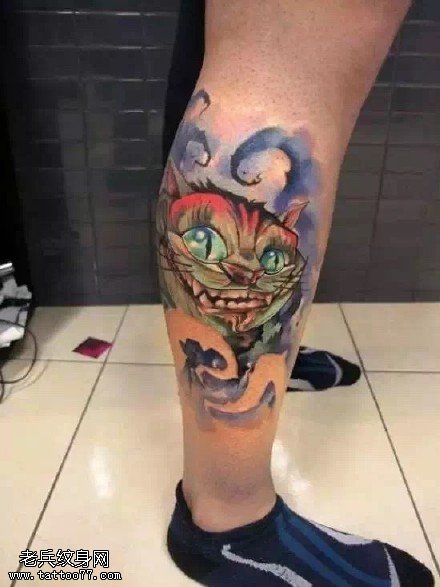 小腿上水墨的猫咪纹身图案