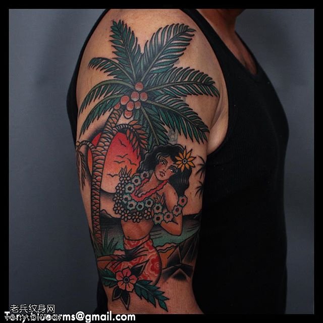 肩部的椰子树纹身图案