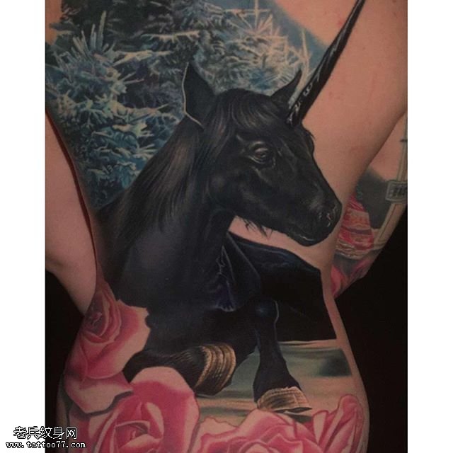 A四腰独角兽纹身图案