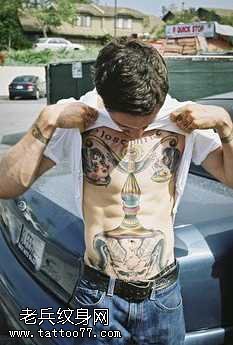 肌肉男胸膛艺术肖像纹身图案