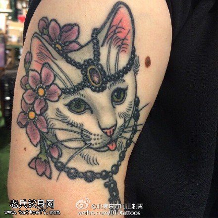 经典樱花小猫咪纹身图案