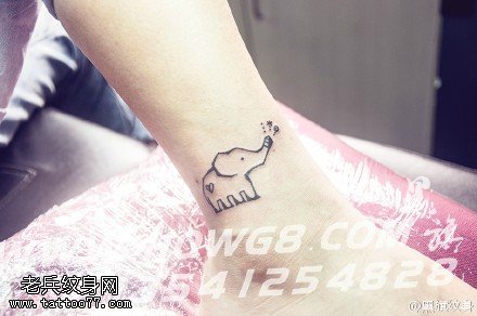 脚腕点刺的小象纹身图案