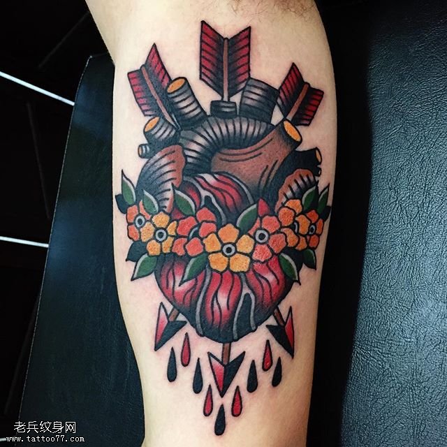 腿部的器官纹身图案