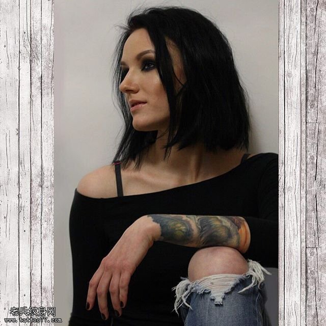 欧美时尚美女纹身图案