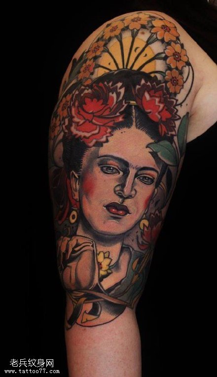 肩膀彩绘的艺妓纹身图案
