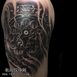 肩部的表纹身图案