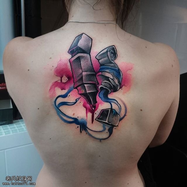 背部彩绘水墨笔纹身图案