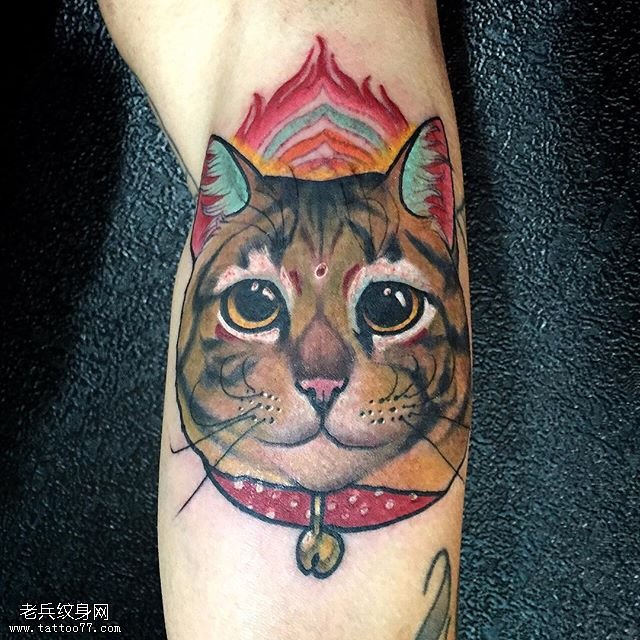 小腿彩绘发财猫纹身图案