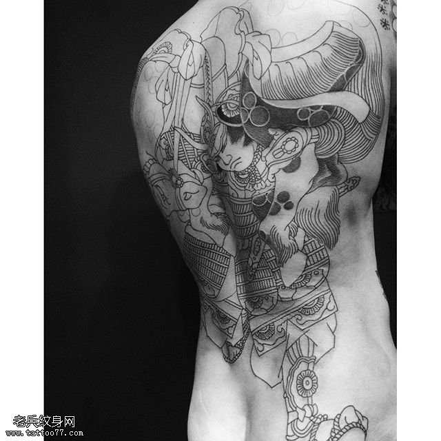 背部经典日本风武藏纹身图案