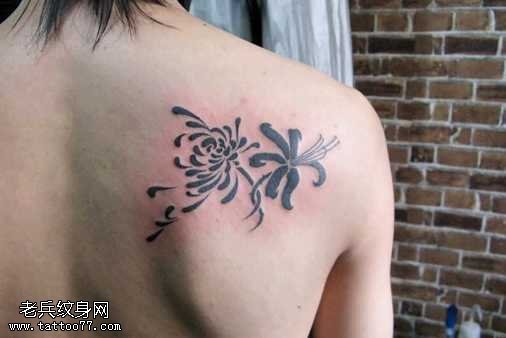 后背曼陀罗花纹身图案