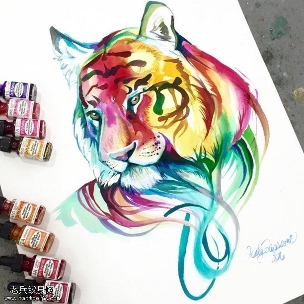 手稿彩色的大老虎纹身图案