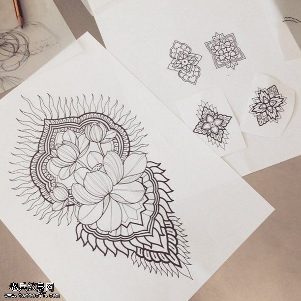 手稿线条莲花纹身图案