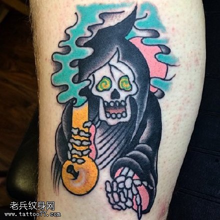 小腿上的死神纹身图案