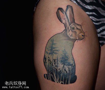 大腿上的兔子纹身图案