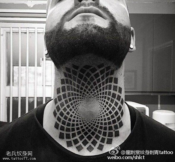 脖子上的无线网纹身图案
