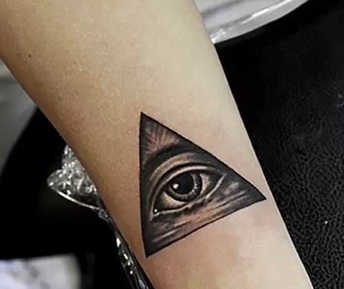 一组特色的上帝之眼纹身
