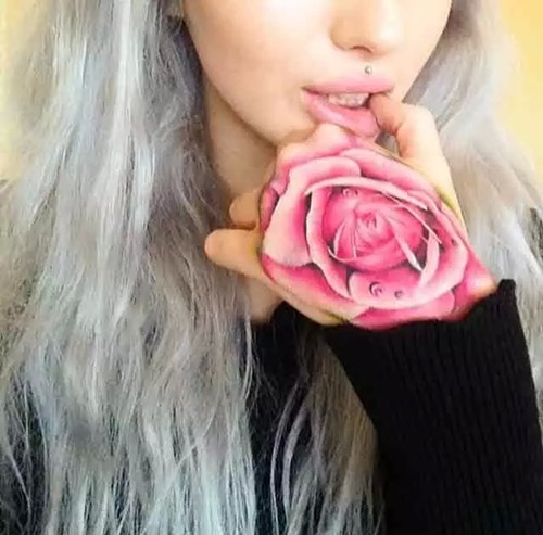 吸睛的手背纹身