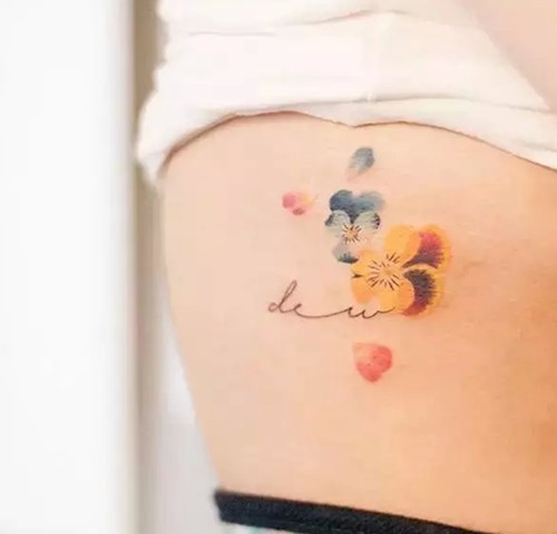 文艺范儿小图案纹身