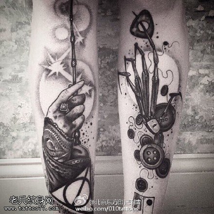 小腿上的个性纹身图案
