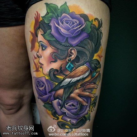 大腿彩绘美女玫瑰鸟儿纹身图案
