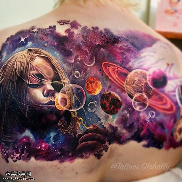 背部彩绘星系纹身图案