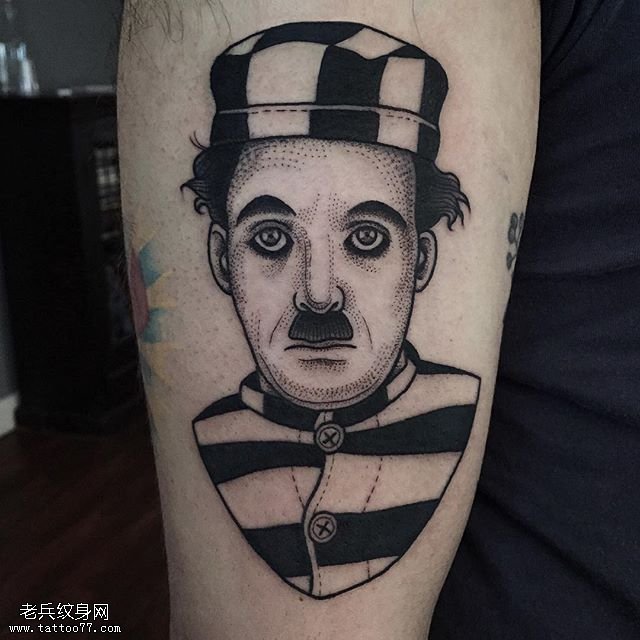 腿部欧美风小胡子纹身图案缩略频道推荐图