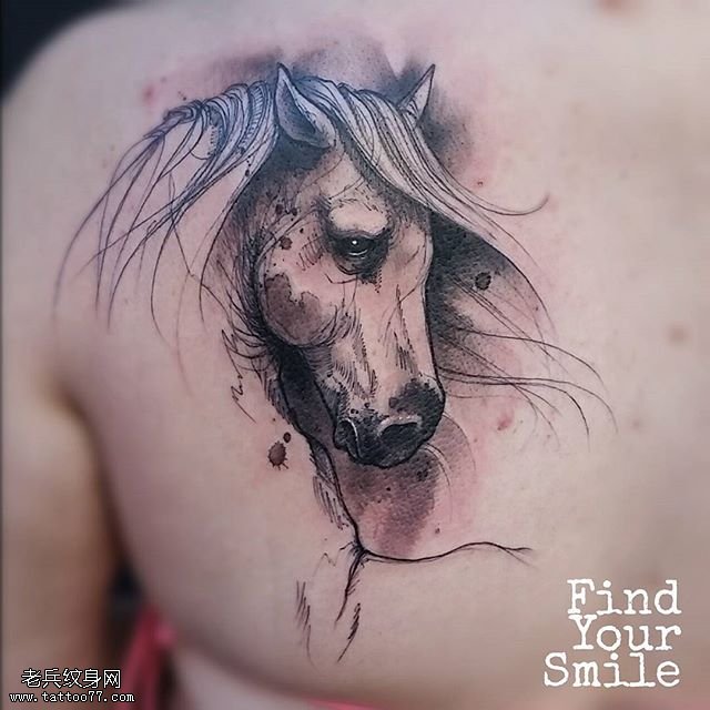 肩部水墨的马儿纹身图案