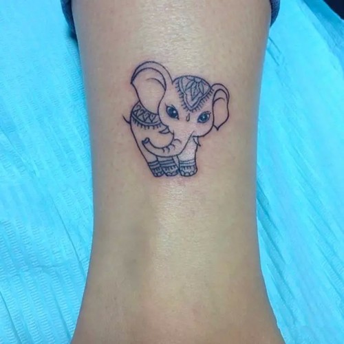 调皮的小象纹身