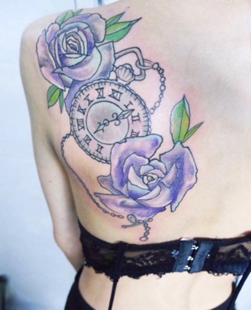 背部大气钟表纹身