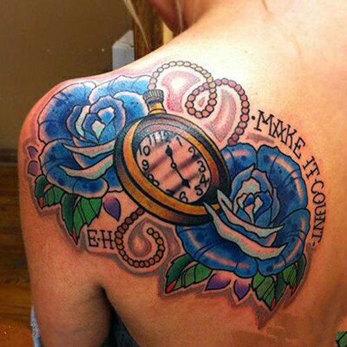 背部大气钟表纹身