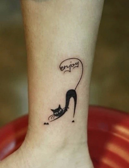 小巧可爱脚踝纹身
