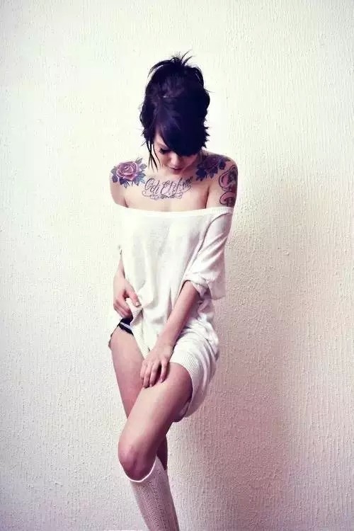 纹身女郎的别样风情