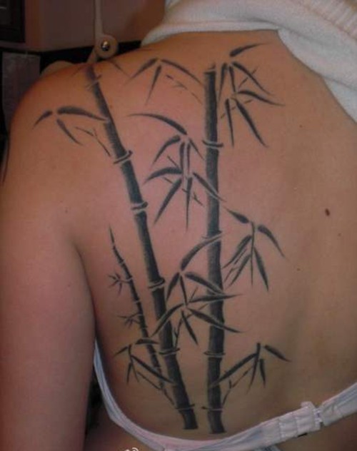 清雅脱俗的肩背部竹子纹身