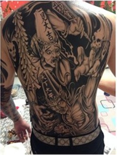 赏善罚恶鬼差之满背黑白无常纹身