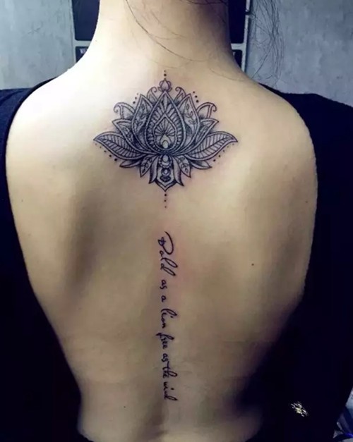 唯美高雅的莲花纹身