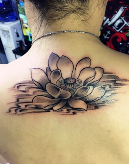 唯美高雅的莲花纹身