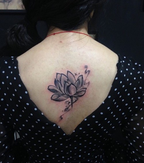 唯美高雅的莲花纹身