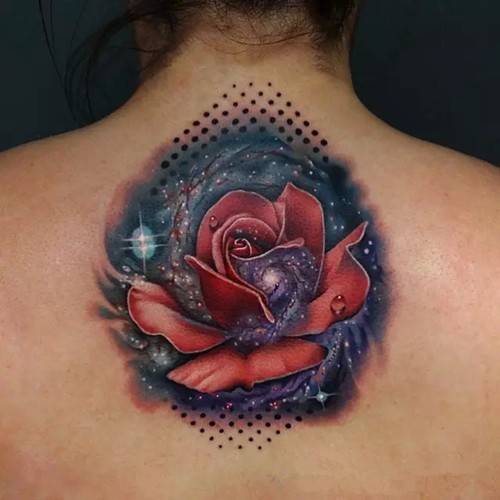 梦幻般的唯美玫瑰纹身